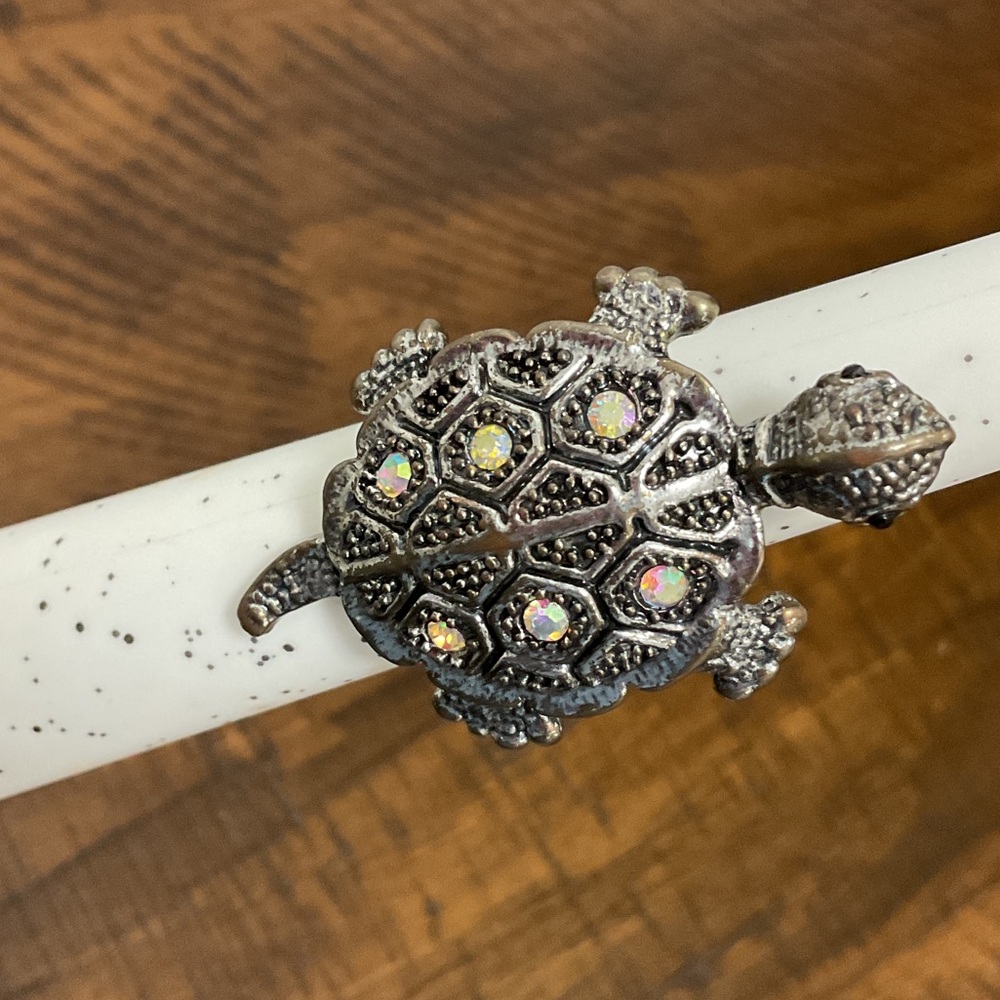Turtle Ring with Rhinestones - Picture 2 of 5